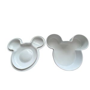 Disney Parks Mickey Mouse Shaped Casserole Dish With Snowflake Design And Lid